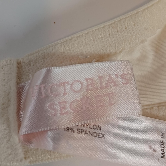 Victoria Secrets 34B Underwire Padded Push-Up Bra Beige Everyday‎ Wear Comfort - Picture 3 of 5